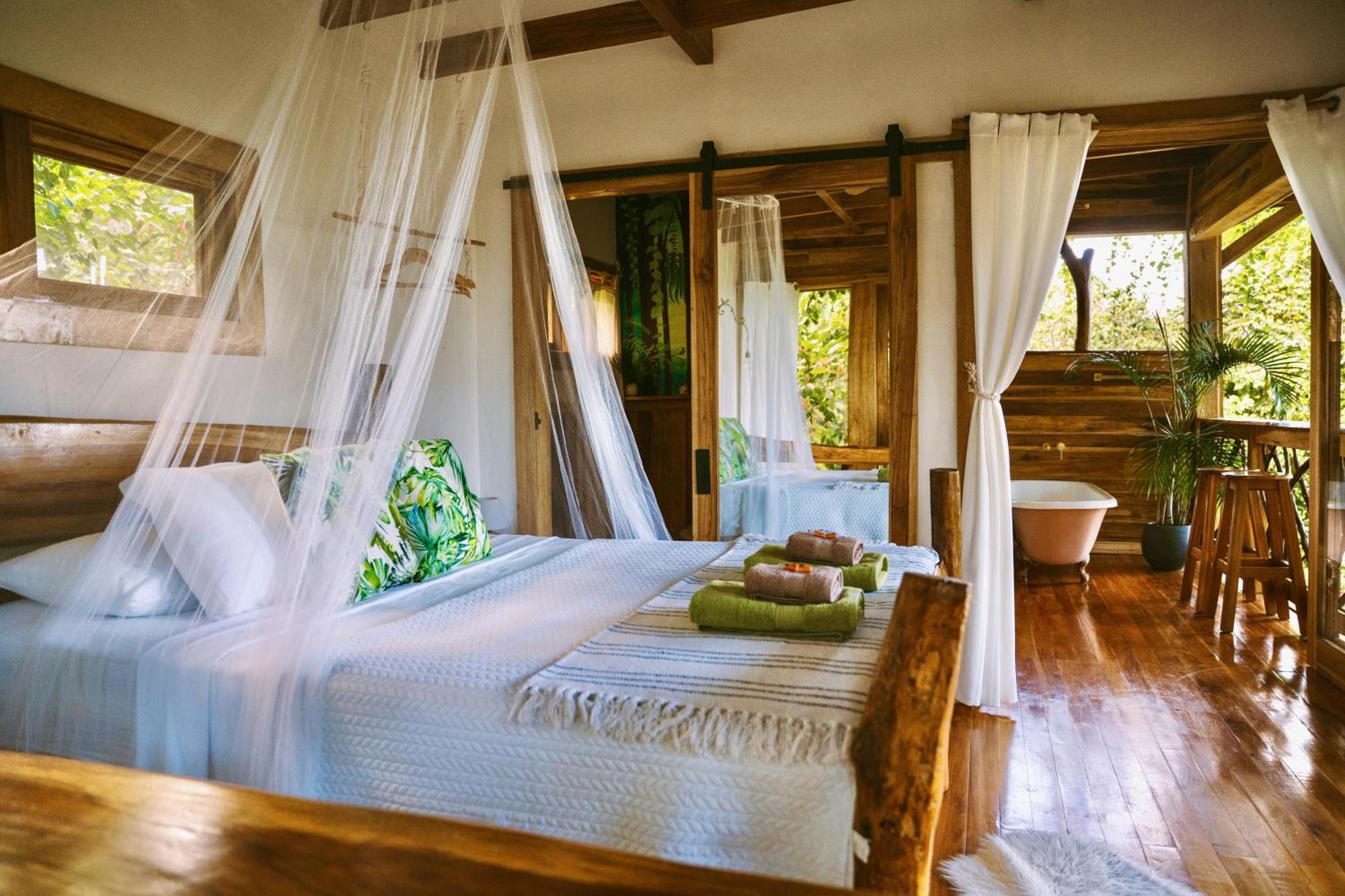 Villa Jungle Spirit Treehouse Cahuita Esterno foto